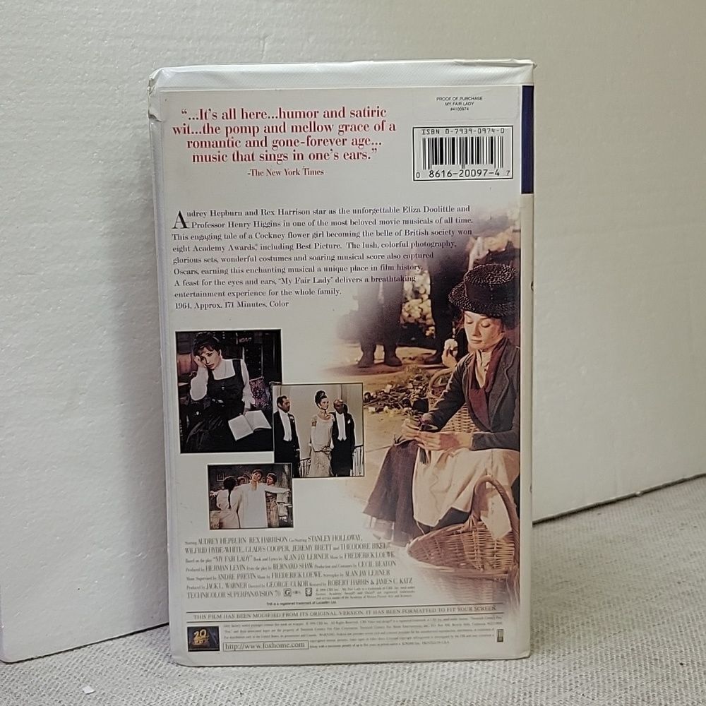 Vintage 1964 "My Fair Lady" WB Hardcover Book - Original plus vhs movies - Picture 6 of 12